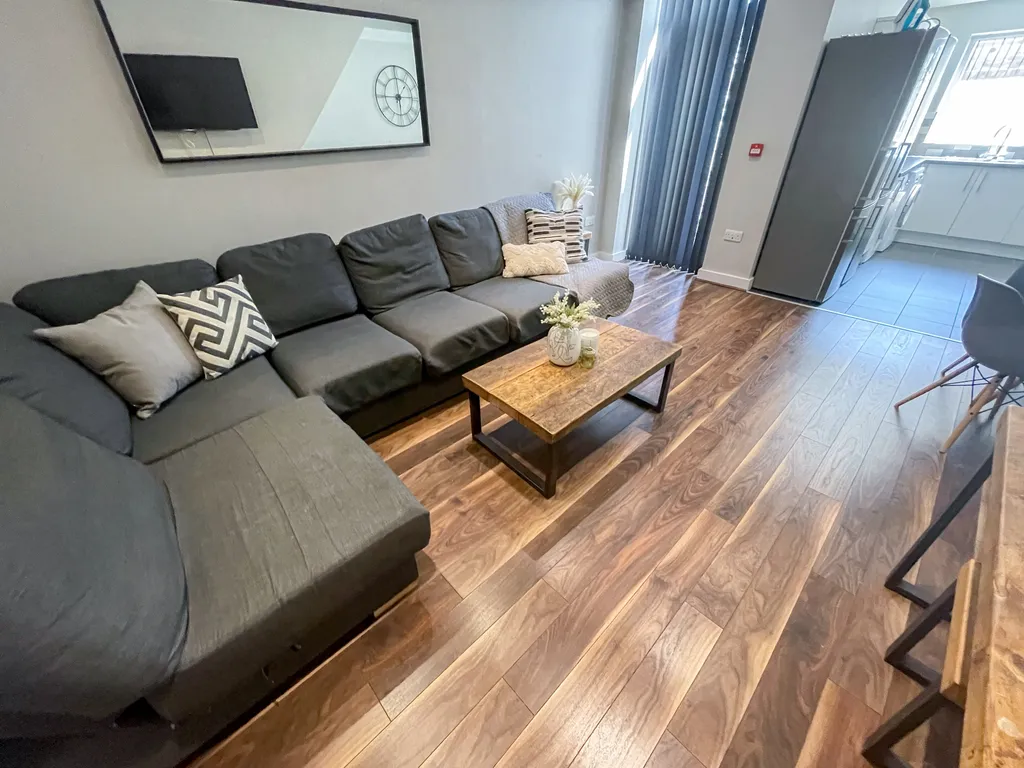 Apartment in Liverpool, Anfield - View 3