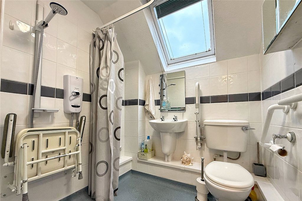 Additional image 13 of 2 bed flat for salePegasus Court, Bury Road, Rochdale, Greater Manchester OL11