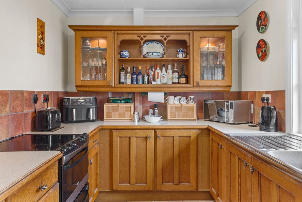 Property photo 3 of 30