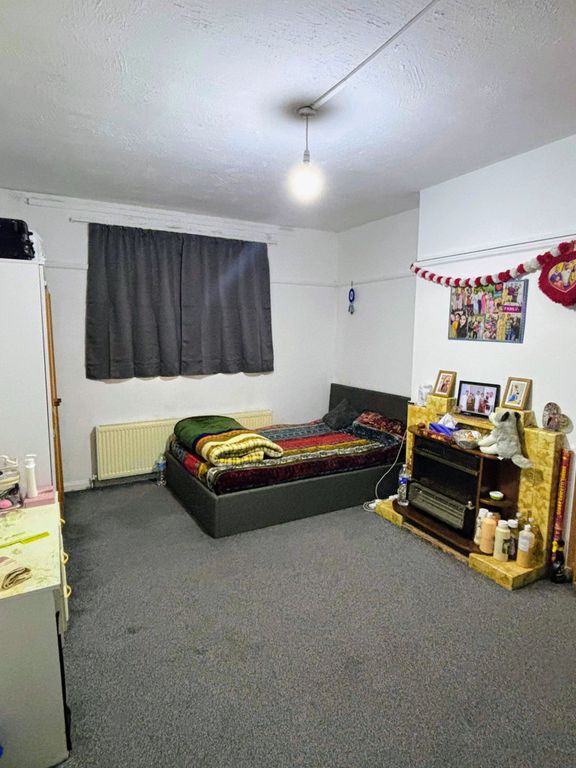 Property photo 3 of 6