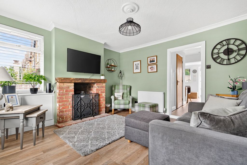 Property photo 2 of 11 5182464