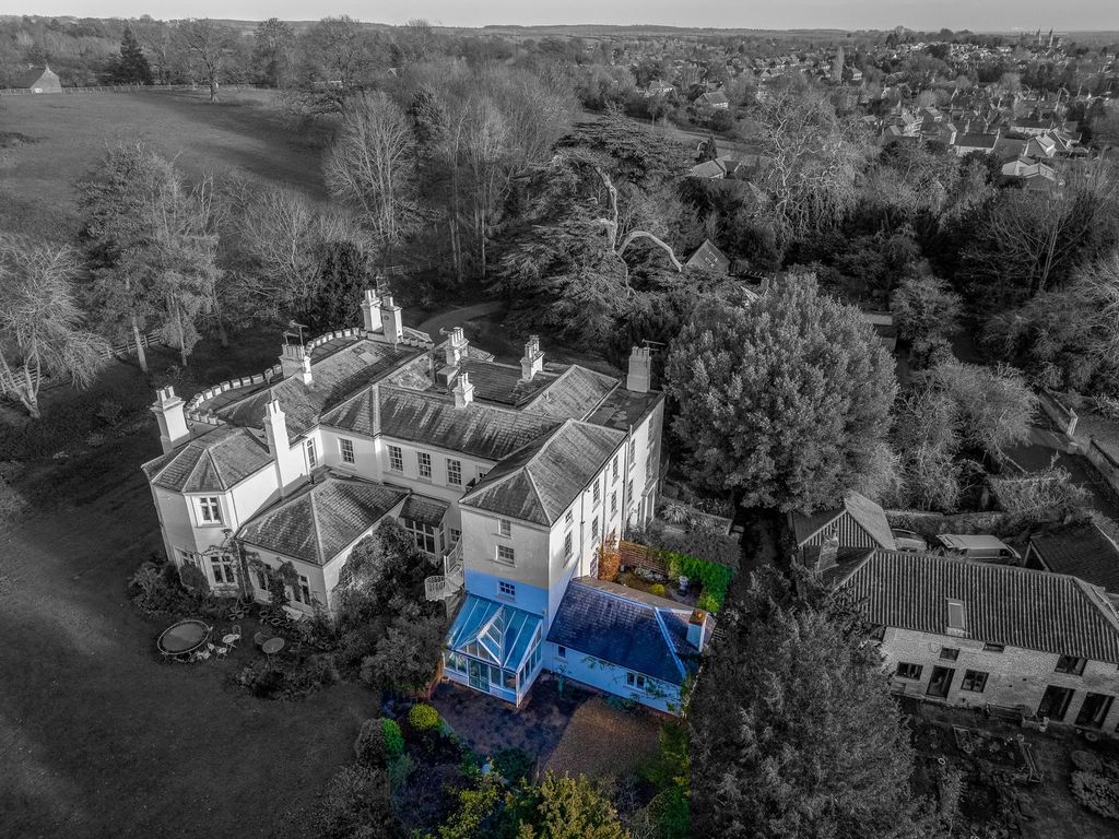 Property photo 1 of 27