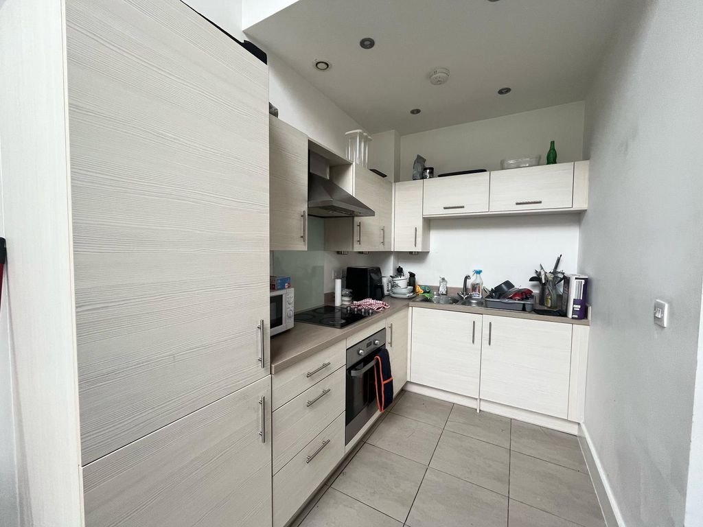 Additional image 14 of 2 bed flat for saleClarendon Park, Wheatsheaf Court LE2