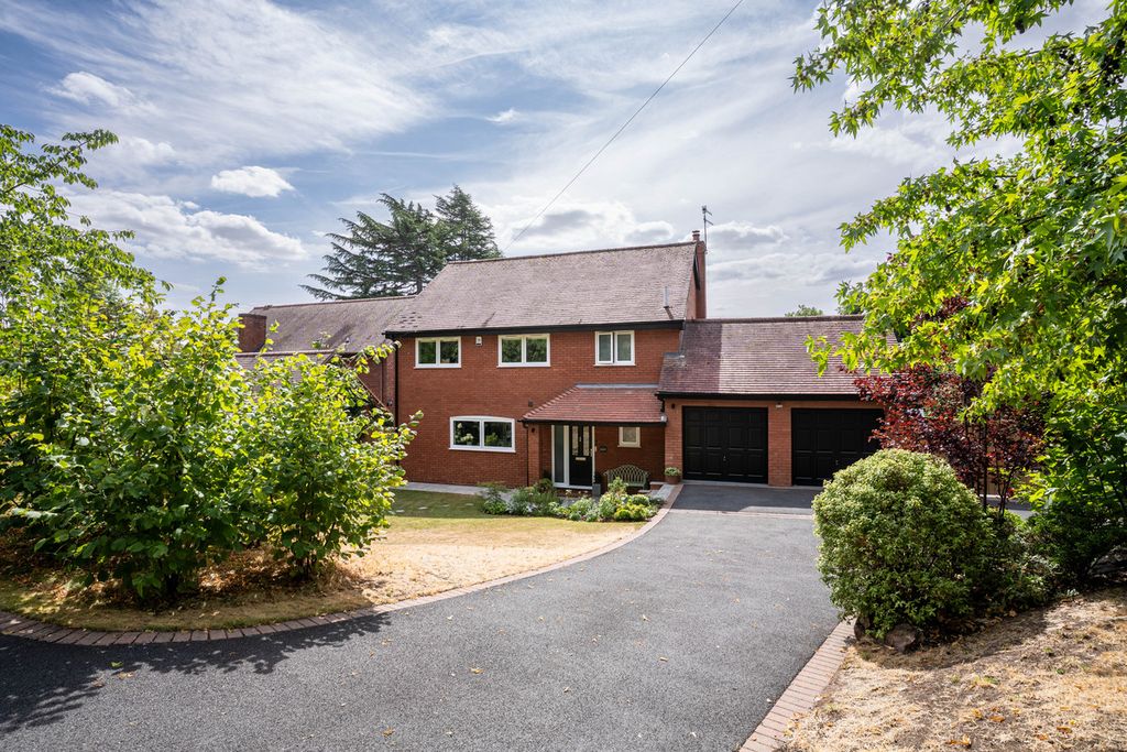 Property photo 1 of 32