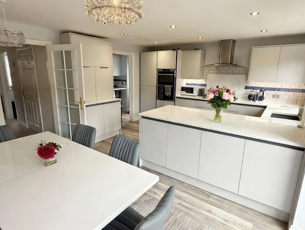 Property photo 3 of 24 Kitch - Break 2.Jpg