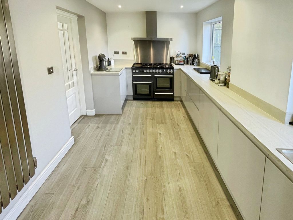 Property photo 2 of 29