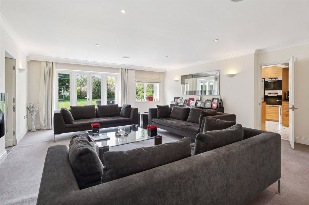 Property photo 3 of 22 Drawing/Dining