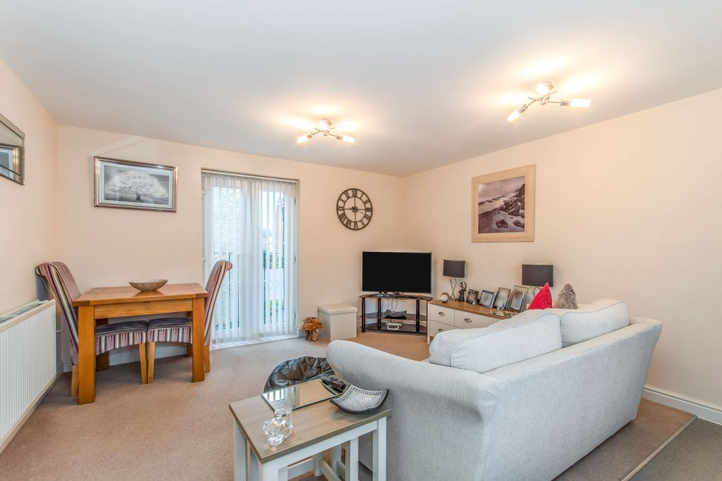 Property photo 2 of 7 Lounge