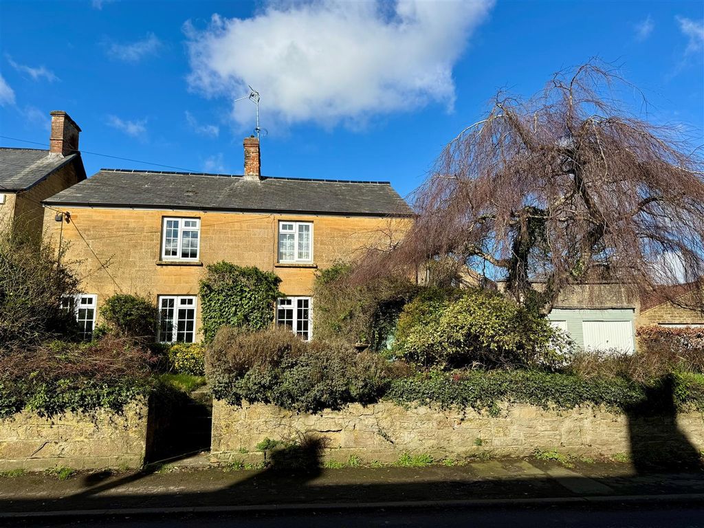 Property photo 1 of 3