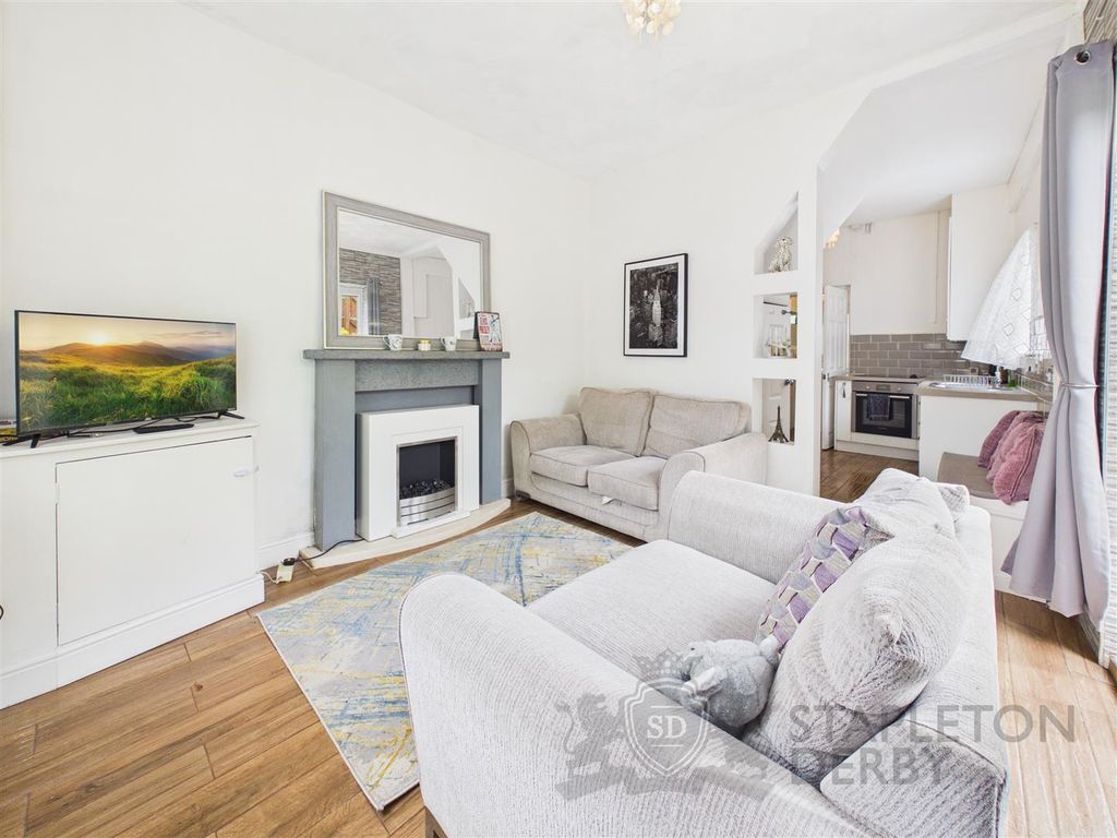 Property photo 3 of 13 Cam04645G0-Pr0035-Still003.Jpg