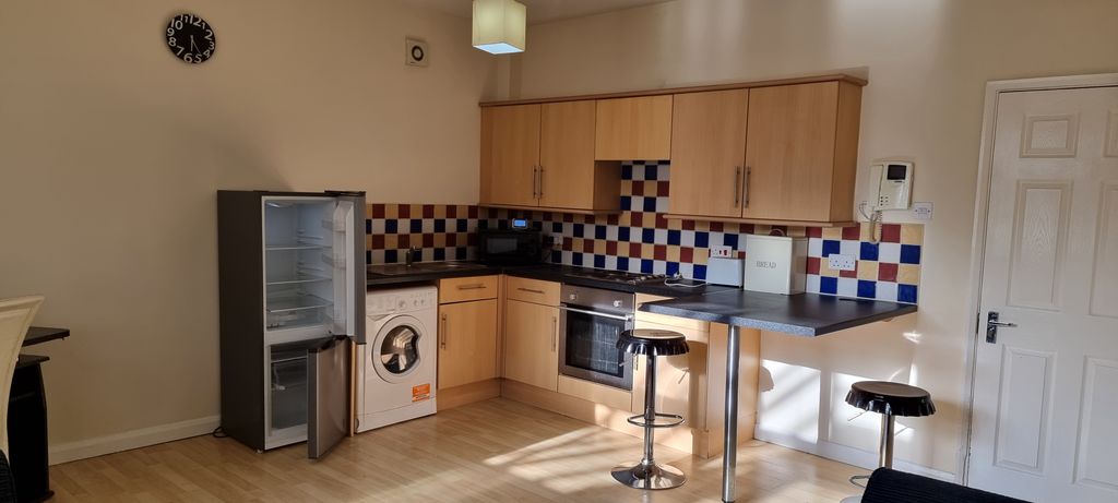 Property photo 2 of 14