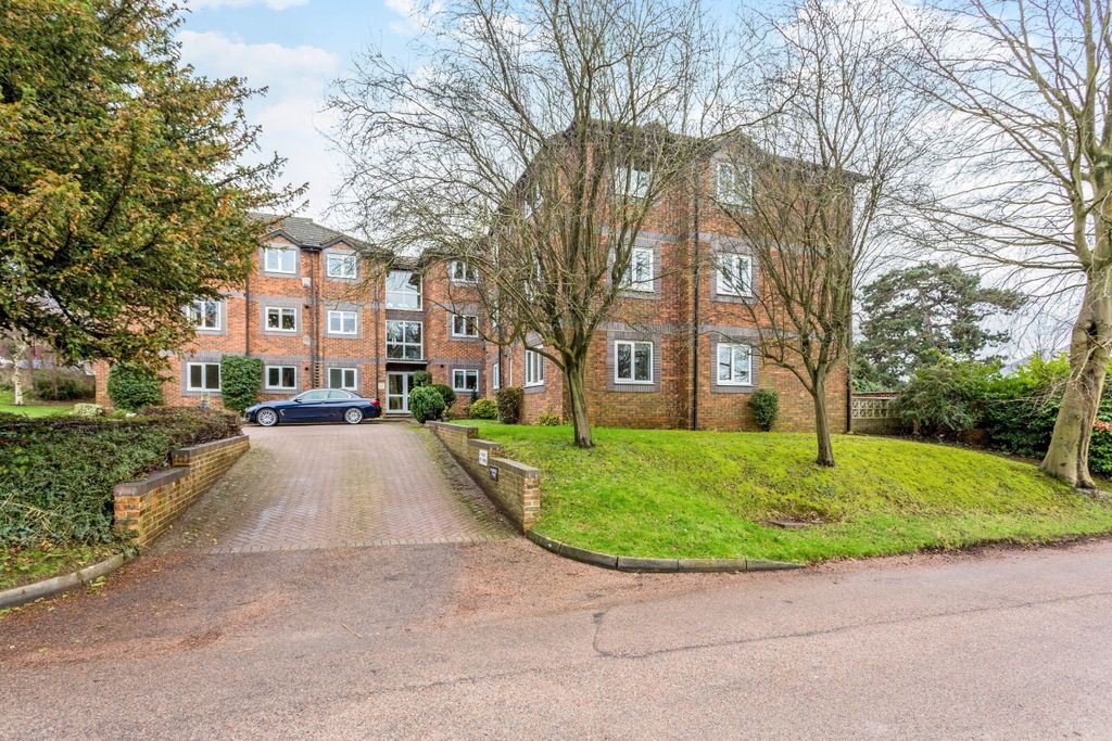 Property photo 1 of 6 6 Warwick Court F...