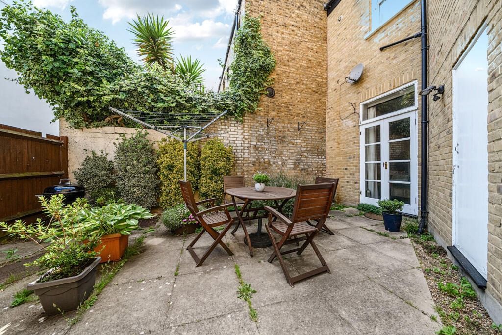Property photo 1 of 13 4618380