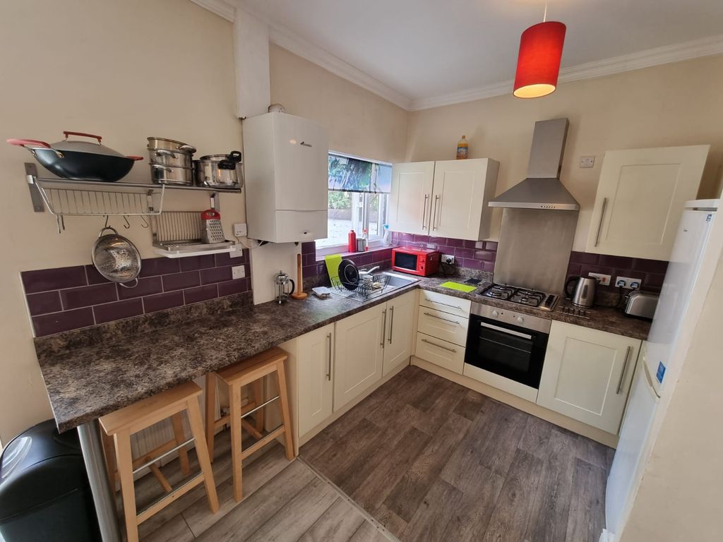 Property photo 2 of 12 Gallery