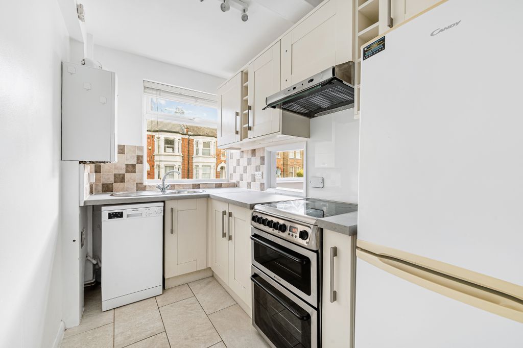 Property photo 2 of 12 Kitchen