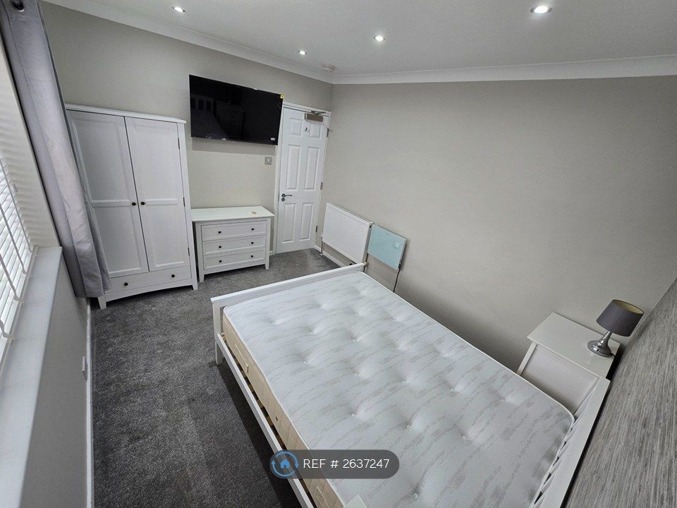 Property photo 3 of 14 Bedroom 3