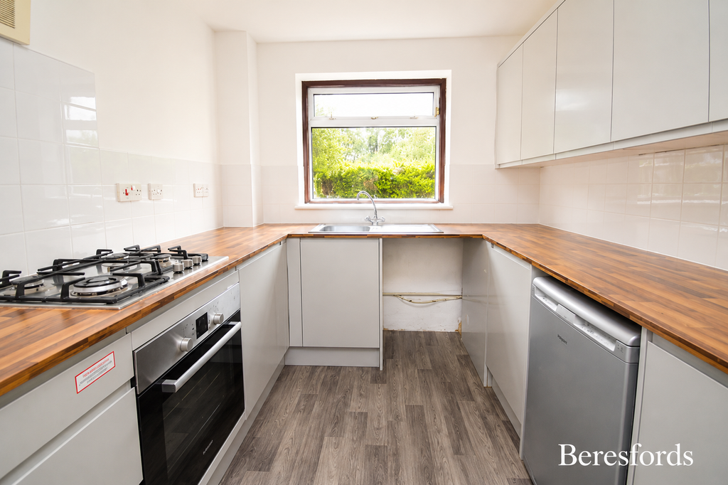 Property photo 3 of 7 Kitchen