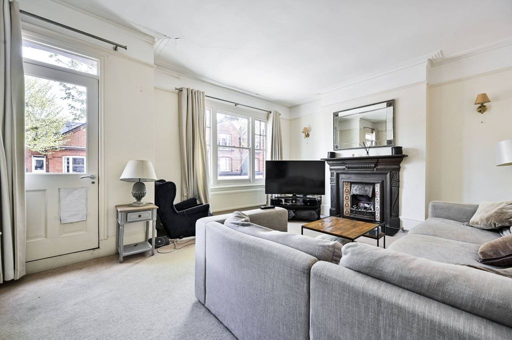 Property photo 3 of 10