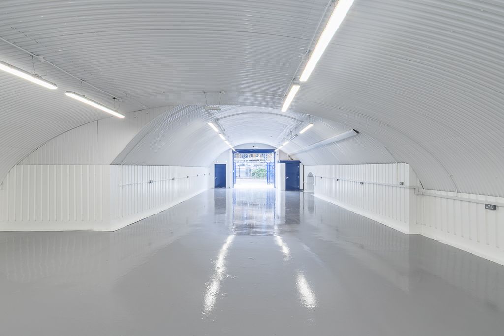 Property photo 3 of 5 An Empty Arch With White Lining