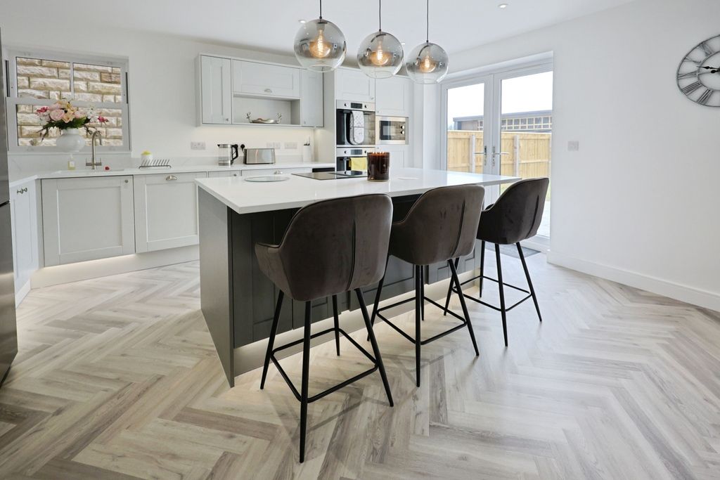 Property photo 2 of 29 Pbox-Img.Jpg
