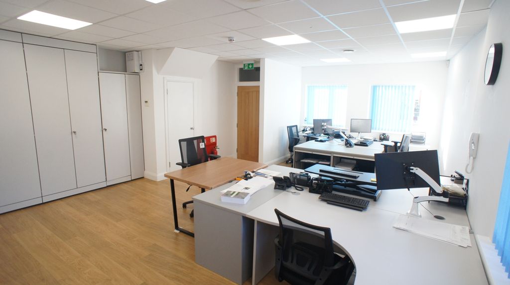 Property photo 3 of 6