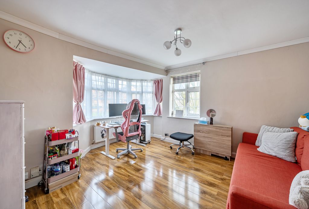 Property photo 1 of 8 1425093-7-69Aef84...