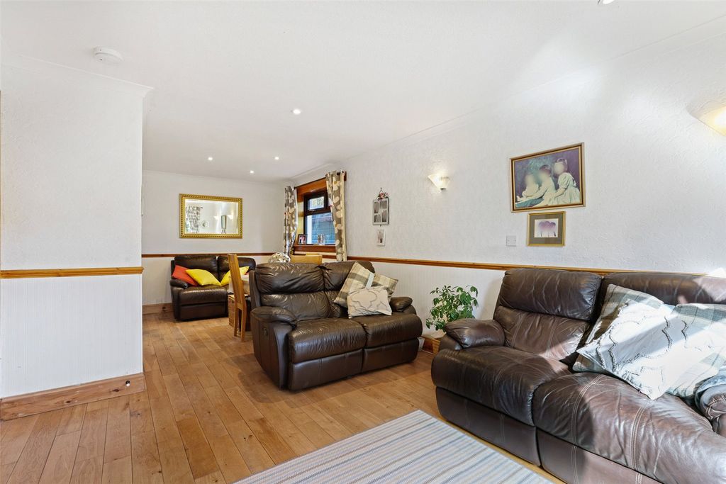 Property photo 3 of 22 Picture No. 03