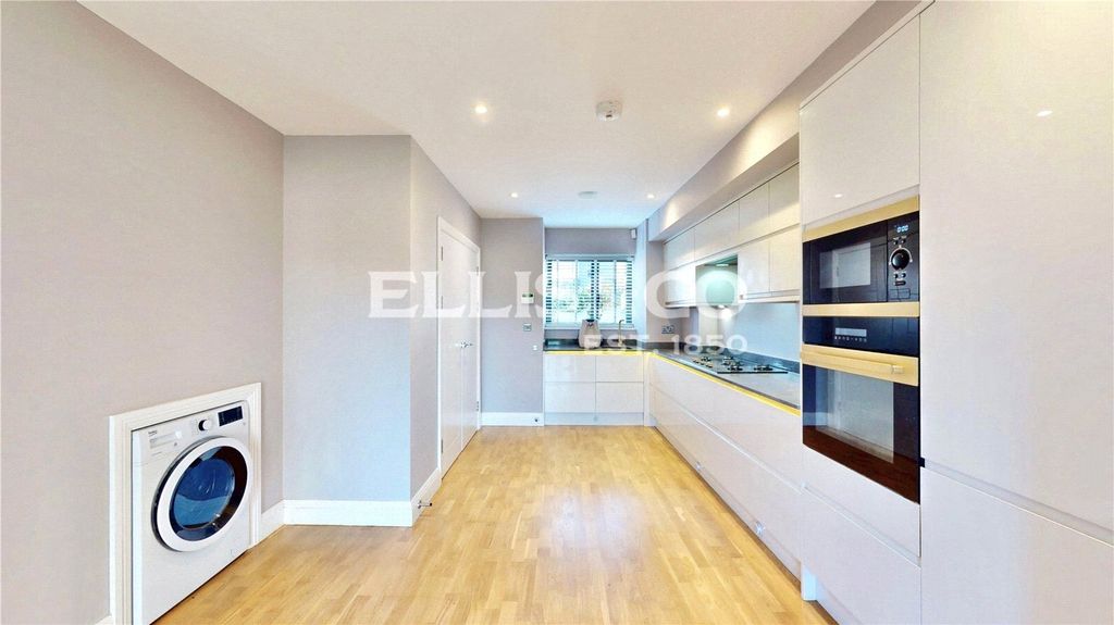 Property photo 1 of 30 Picture No. 23