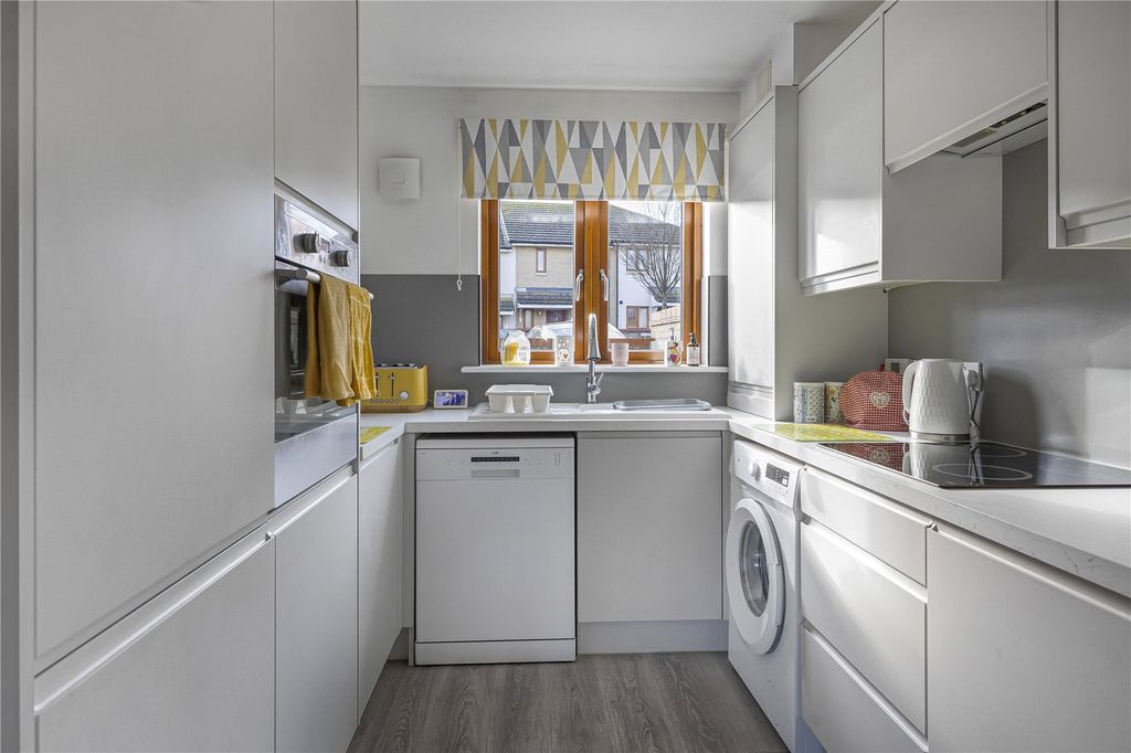 Property photo 3 of 21 Picture No. 12