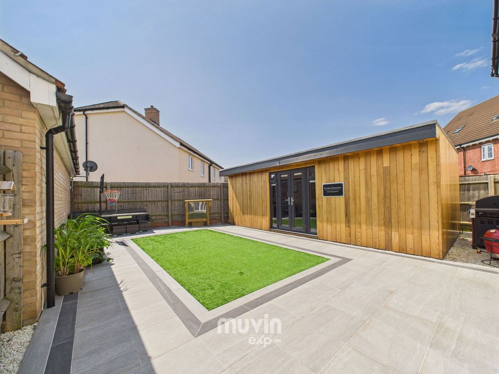 Property photo 2 of 25