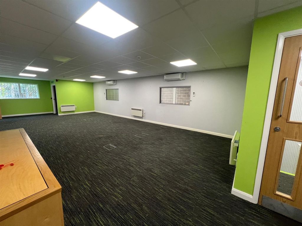 Property photo 3 of 11 8.Jpg