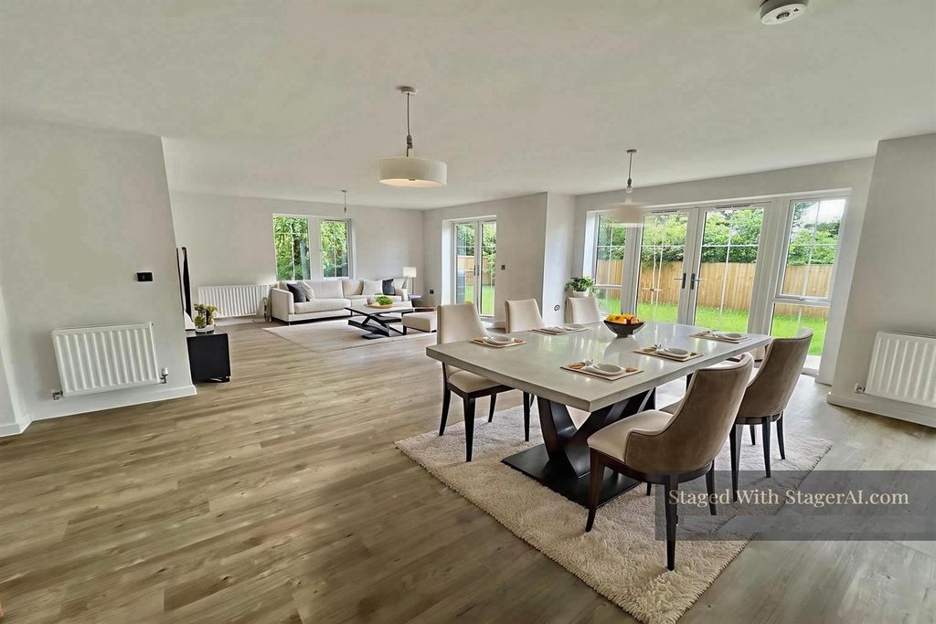 Property photo 2 of 13 Open Plan Dining/Family Area