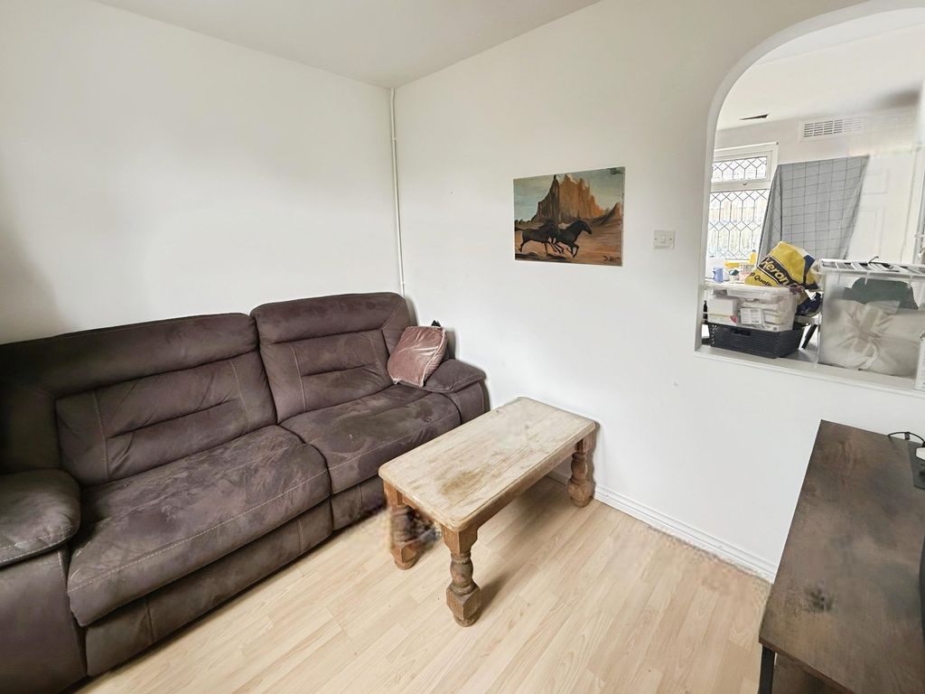 Property photo 2 of 11 Sitting Room