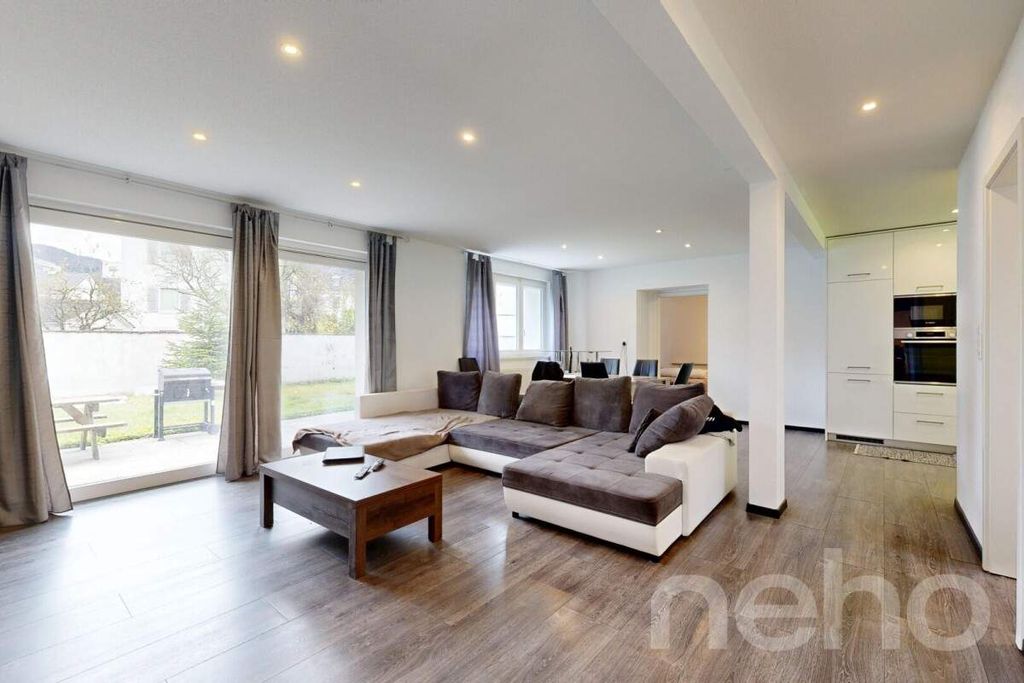 Property photo 2 of 12