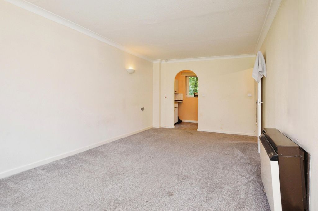 Property photo 3 of 13