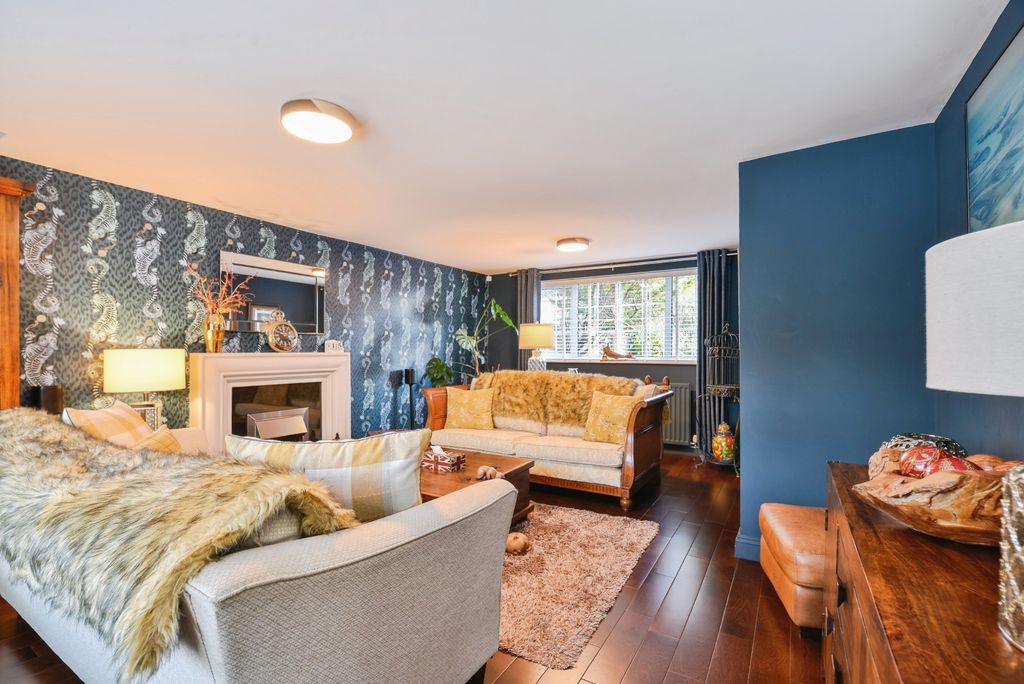 Property photo 2 of 24