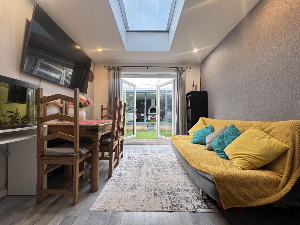 Property photo 3 of 35