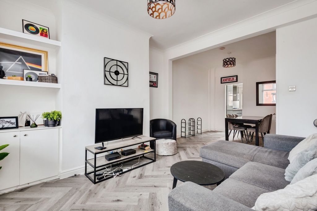 Property photo 2 of 16 Photo