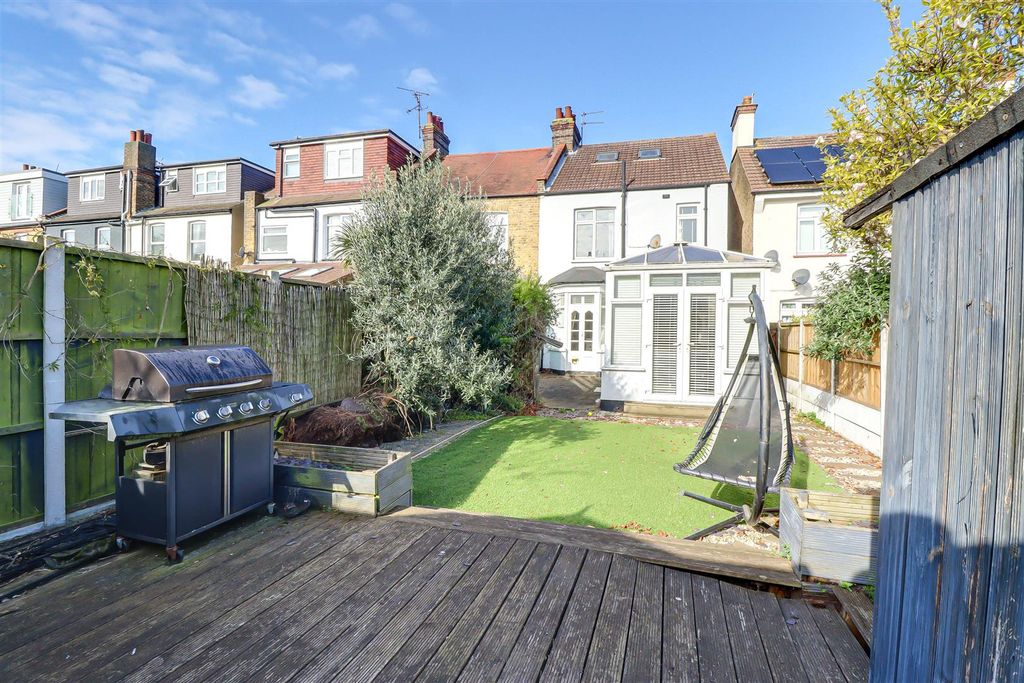 Property photo 2 of 18