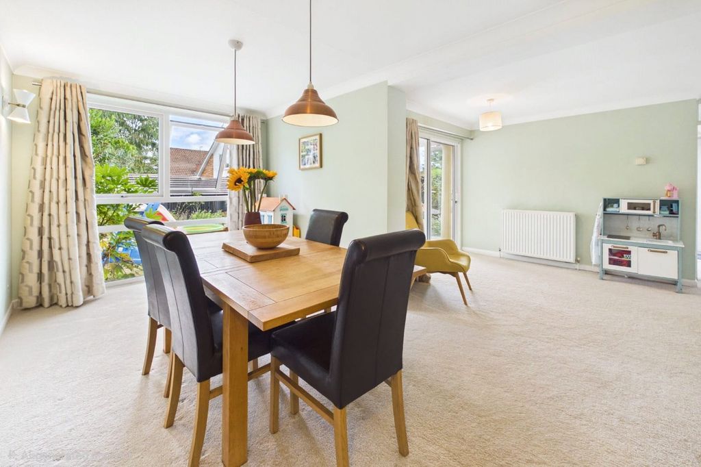 Property photo 3 of 25 Dining Room