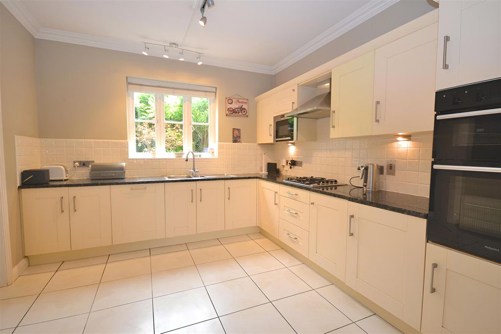 Property photo 2 of 15 2.Png