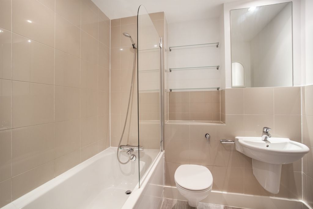 Property photo 3 of 8 Bathroom
