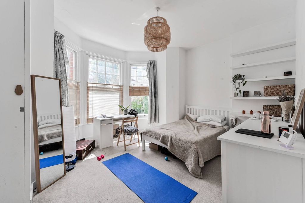 Property photo 1 of 6