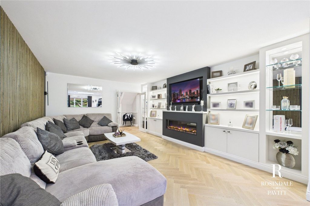 Property photo 2 of 46