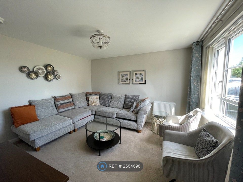 Property photo 3 of 24 Lounge Pic 1