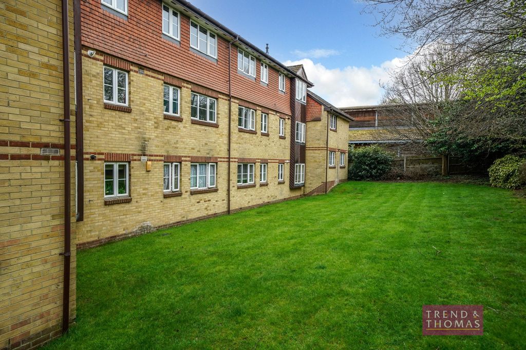 Property photo 2 of 8 Communal