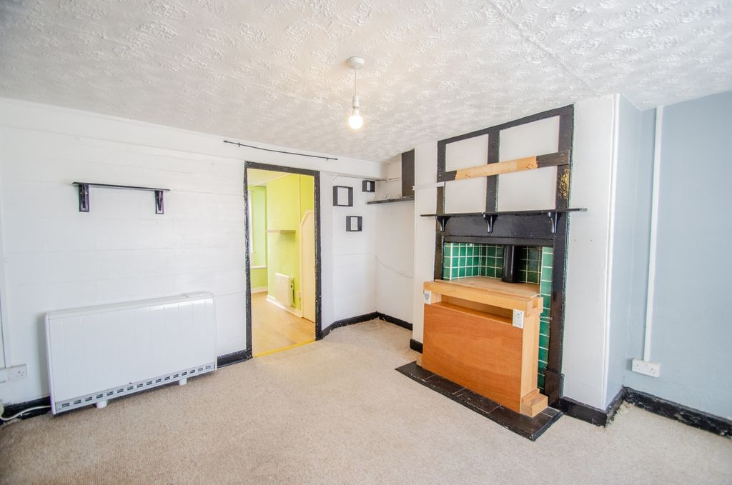 Property photo 3 of 8 14 St Leonards Tps Bodmin 01208 74182-11