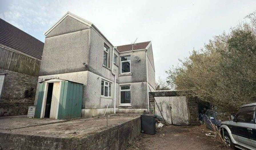 Property photo 2 of 5