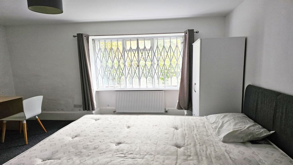 Property photo 3 of 12 Gallery