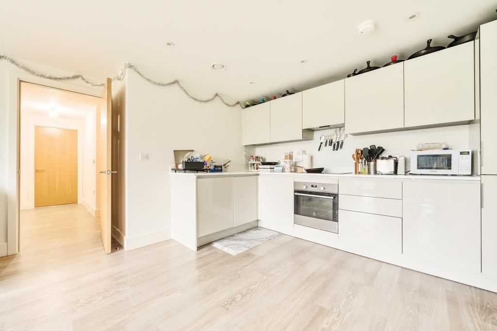 Property photo 3 of 10 Kitchen